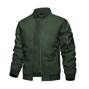 Chaqueta bomber acolchada con bolsillos y cremallera y mangas plisadas lisas de alta calidad con logotipo personalizado de fábrica para hombre - Product Image 1