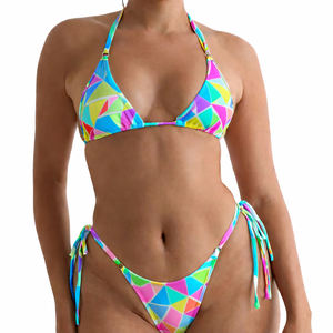 Conjunto de Bikini con Estampado Geométrico para Mujer, Verano 2026, Top Triangular con Cuello Halter y Braguita con Lazos Laterales - Product Image 1