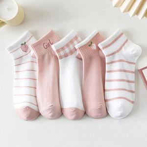 Chaussettes courtes d'été confortables pour femmes, plusieurs styles de dessins animés mignons, respirantes, absorbant la transpiration, pour un usage quotidien, style universitaire - Product Image 4