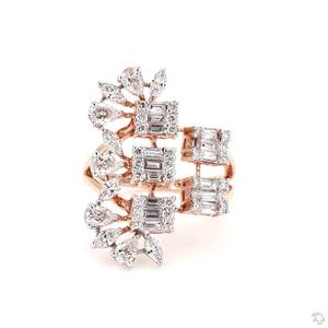 Bague élégante en or et diamants pour femme, idéale pour les mariages, les fiançailles, les soirées et le style quotidien. - Product Image 2