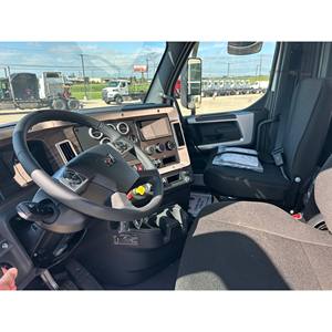 2026 pour Western Star 47X Camion Diesel à Transmission Automatique, État d'Occasion - Product Image 2