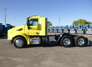 La mejor oferta en seminuevo 2021 Peterbilt 579 456hp Cumminn 12 velocidades Endurant Eaton Fuller Herramientas manuales de servicio pesado usadas - Product Image 2