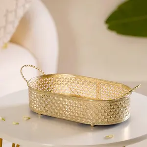 Plateau de service ovale en métal de haute qualité avec motifs en relief vintage et bordure décorative pour les fêtes à bas prix - Product Image 3