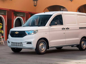 Elite Utilisé 2022 Chvro-let N400 Lu-xury Van - Product Image 3