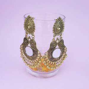 Kriaa Gold Plated Mirror Jhumki Pendientes colgantes 1314513 Accesorio de moda - Product Image 1