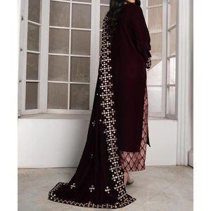 Toutes les couleurs et tailles disponibles Robe en velours élégante robe en velours brodée à la main pour mariée et mariage à vendre - Product Image 2