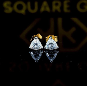 Boucles d'oreilles trillion Moissanite pour cadeau de mariage, boucles d'oreilles incolores Trillion Moissanite, cadeau de bijoux en or pour la mariée - Product Image 1