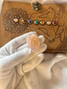 Vente en gros de cristaux de guérison naturels en quartz rose sculptés à la main, symbole de zibu, pierres polies, cadeaux spirituels Feng Shui pour l'amour - Product Image 6