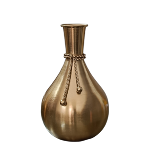 Jarrón metálico dorado hecho a mano, detalle de cuerda elegante, estilo de diseño costero para interiores modernos y arreglos florales vibrantes - Product Image 3