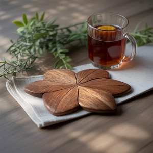 Posavasos de madera con diseño floral hecho a mano en India - precio bajo aquí - Product Image 1