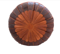 Pouf en cuir marron bicolore de style marocain et tabouret rond pour la décoration intérieure, la chambre à coucher ou l'extérieur.
