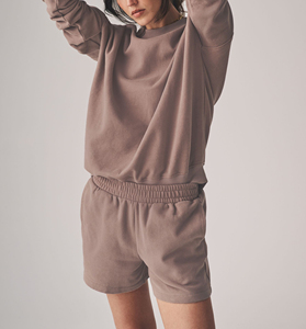 ชุดสเวตเชิ้ต2025คอกลมแขนยาวของผู้หญิงชุด2ชิ้นเสื้อสเวตเชิ้ตแบบลำลองสีทึบแขนยาวกางเกงขาสั้นออกแบบได้ตามต้องการ - Product Image 3