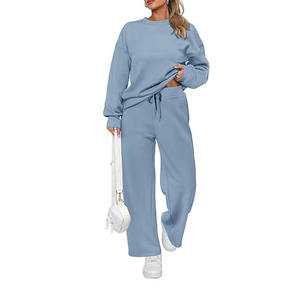 Femmes hiver Streetwear survêtement deux pièces couleur unie sweat à capuche pantalon ensemble taille élastique pantalon court de haute qualité - Product Image 1