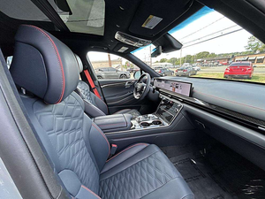 GENESIS GV80 Coupé 3.5T e-SC AWD 2024 USADO, Sedán Automático con Tracción en las Cuatro Ruedas - Product Image 3