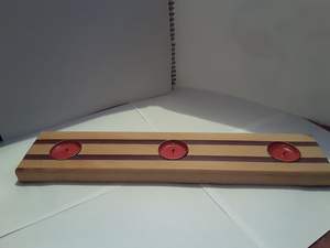 Candelabro Artesanal de Resina y Madera con Forma Personalizada para Decoración del Hogar y Uso como Regalo - Product Image 3