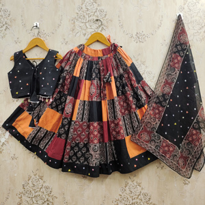 Ensemble Lehenga Choli pour filles, noir, imprimé Bandhani, polyester, longueur au sol, entièrement cousu, avec dupatta |   Traditionnel et festif - Product Image 2