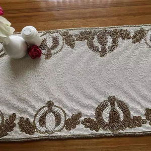 Mantel Individual con cuentas, cargador redondo hecho a mano para comedor de lujo y decoración de vacaciones, pieza única hecha a mano con cuentas, mantel, inauguración de la casa - Product Image 1