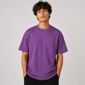 T-shirt coupe classique pour hommes fabriqué en Italie à partir de coton 180Gr offrant une sensation douce et aérée pour des tenues de tous les jours confortables Orchidée - Product Image 1