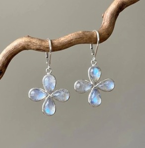 Pendientes de Plata de Ley 925 con diseño de Flor, Arcoíris, Piedra Lunar y Trébol, con engaste llamativo, estilo veraniego, con encanto de piedra de nacimiento de junio, regalo para mamá - Product Image 1