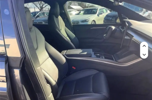 Cámara trasera de asientos de cuero con dirección izquierda AWD a cuadros modelo X usado-Características recién adquiridas - Product Image 4