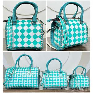 Elegante Bolso de Viaje de Cuero con Diseño a Cuadros Turquesa y Blanco, Bolso Bandolera Compacto de Estilo Occidental - Product Image 1