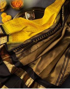 Tissu en soie douce avec tissage doré complexe Banarasi Zari pour les fêtes de mariage Occasions spéciales - Product Image 5