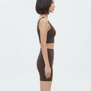 Soutien-gorge de sport OEM pour femme avec maintien moyen, dos croisé, rembourré, design uni, coussinets amovibles, respirant, pour le yoga et la course à pied - Product Image 4