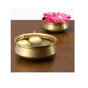 Lot de 2 Urli en laiton martelé de la plus grande qualité Forme ronde Diwali Décoration Urli pour mariage et événement - Product Image 1