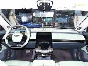 La voiture électrique chinoise la plus rapide avec une autonomie super longue jusqu'à 700 km, moteur 200-250 kW, batterie 50-70 kWh, d'occasion - Product Image 3