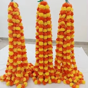 Cuerda de caléndula decorativa tradicional india, caléndula Amarilla y Naranja, colgante de pared, telón de fondo del templo, guirnalda de caléndula India - Product Image 1