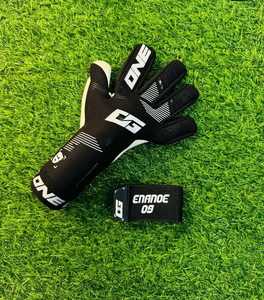 Gants de gardien de but personnalisables Manipulation du ballon de haut niveau Coupes personnalisables Couleurs Tailles Fabriqué Caoutchouc injecté durable - Product Image 5