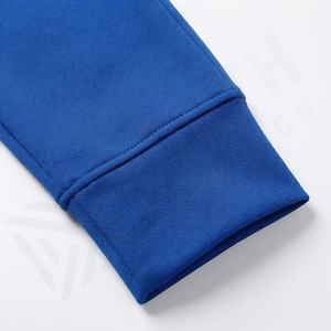 Ensemble de survêtement athlétique pour homme, couleur personnalisée, coupe ajustée, tissu technique en polaire, style moderne, durable, idéal pour la salle de sport, le jogging, les tenues décontractées et détendues - Product Image 6