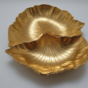 Élégant plateau de présentation en verre aluminium serveur de fruits secs avec trois plats finition or antique conçu pour la décoration - Product Image 6