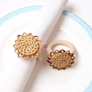 Nouveaux modèles rond de serviette en rotin anneaux de serviette en osier anneaux de serviette en paille pour la décoration de table mariage de noël du Vietnam - Product Image 1