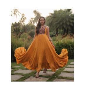 ชุดงานแฟนซีของ kutchi gamthi 14กก. ผ้าเรยอนสำหรับสตรีชุดใส่ไปปาร์ตี้ - Product Image 1