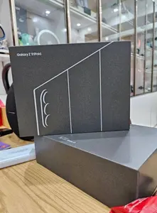 ข้อเสนอส่วนลด สมาร์ทโฟน GALAX YZ-TriFold รุ่นใหม่ - 1TB - 16GB สีดำ 5G ระบบ Android  ยังไม่แกะซีล  ปลดล็อคแล้ว รุ่น Global - Product Image 2