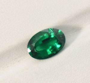 หินอัญมณีสีเขียวเจียระไนเป็นรูปวงรีขนาด11X9ถึง16X12มม. ใช้ในห้องปฏิบัติการ - Product Image 5