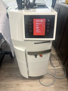 Sistema facial de tratamiento Cartessa SkinWave 2022 con pieza de mano Aqua, pieza de mano de pulso eléctrico y pieza de mano de doble elevación - Product Image 2