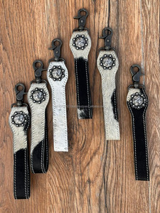 Nouveau véritable cuir de fourrure de vachette fait à la main mignon charmant bracelet forme porte-clés Western élégant moderne bracelet en forme de porte-clés - Product Image 2