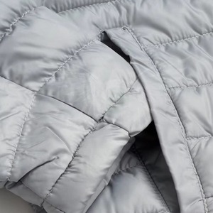 Veste matelassée d'hiver en gros personnalisée, légère, matelassée, à col montant, de haute qualité, chaude, pour hommes et femmes - Product Image 6