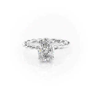 Bague de fiançailles élégante en argent 925 avec diamant moissanite taille ovale pour femme - Product Image 1
