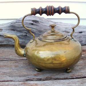 Decorative Brass Tea <b>Kettle</b> For Kitchen Display With Premium Finish And Elegant Traditional Style - Product Image 6
