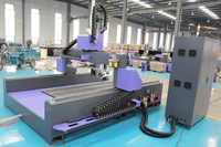 Routeur CNC 4 axes 1325 ATC pour le travail du bois avec tête pivotante pour la sculpture de surfaces courbes et la découpe de moules en mousse