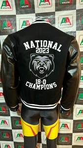 Vestes Letterman pour hommes avec corps en laine Manches en cuir synthétique Col montant Boutons en acier Brodés Baseball Football Design - Product Image 6