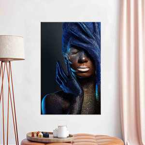 Art sur toile imprimé en verre représentant une femme africaine contemporaine, encadré pour galerie - Product Image 1
