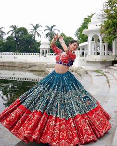 Diseñador Lehenga Choli en algodón de muselina pesada Nuevo lanzamiento con hermosa impresión digital y trabajo de espejo real para ocasiones de fiesta - Product Image 6