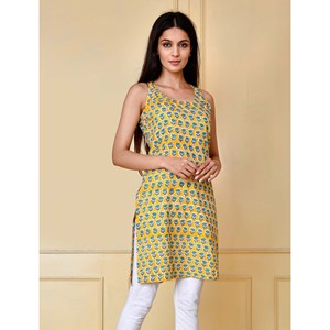 Top Corto sin Mangas de Algodón con Estampado Floral Mostaza, Top Corto de Popelina con Elegante Estampado Floral - Product Image 3