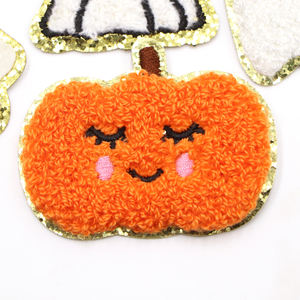 Écusson de broderie en chenille de transfert de chaleur personnalisé Écusson de lettre tissée avec logo Écusson en chenille fer sur chenille pour sweats à capuche - Product Image 5