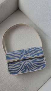 Monedero bordado estilo étnico con correa cinturón para damas - Product Image 4