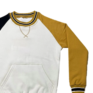 Alpha Chenille Three-Tone Crewneck Sudadera Estilo de deportes de invierno Patrón impreso bordado para hombres Mujeres Black Gold Titlists - Product Image 3